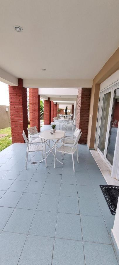 Bungalow White Apartments ポリフロノ エクステリア 写真